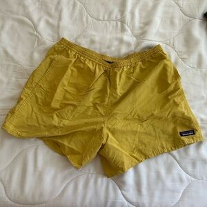 yellow patagonia baggies - 5 in inseam